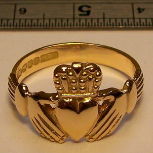 Claddagh gold rings from www.lainson.eu